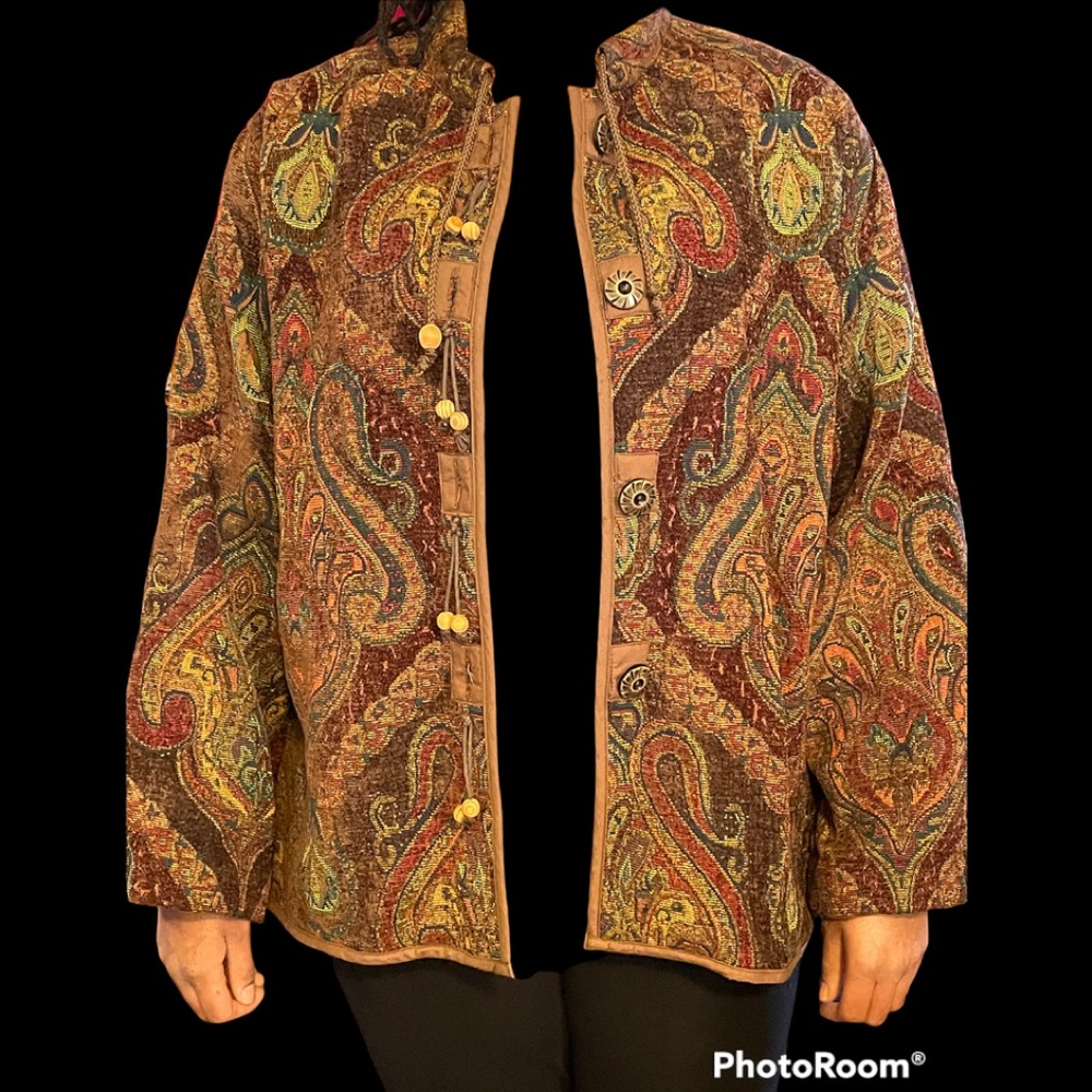 Vintage Flashback Women’s Tapestry style  jacket.